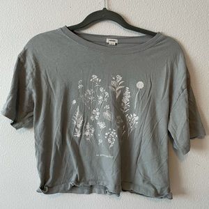 GARAGE FLORAL CROP TEE MEDIUM
